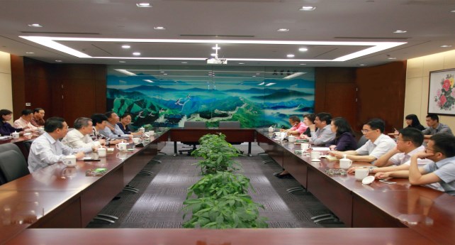 1495789616934022vT7E.jpg 圖為市人大常委會領(lǐng)導(dǎo)到集團(tuán)調(diào)研(宋有常攝)_副本.jpg