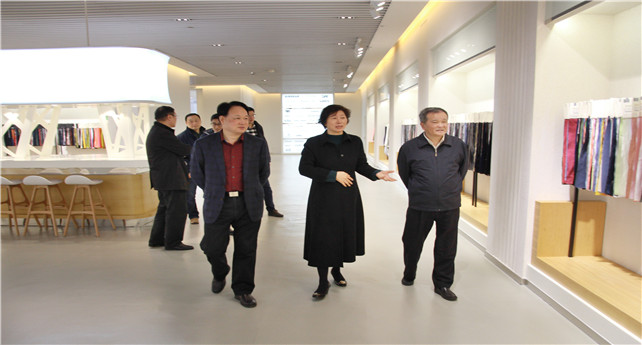 1546908604826840joPT.jpg 市人大副主任鄭榮勝到集團調(diào)研.jpg